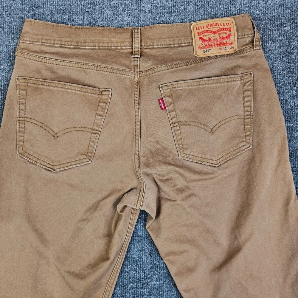 Levis measurements waist